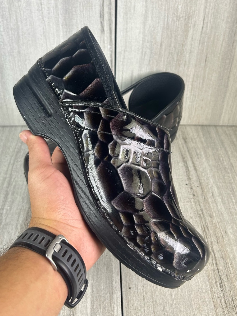 Dansko Clogs Black Croc-Print Patent Leather Slip On Shoe Womens Size 10 EUR 40